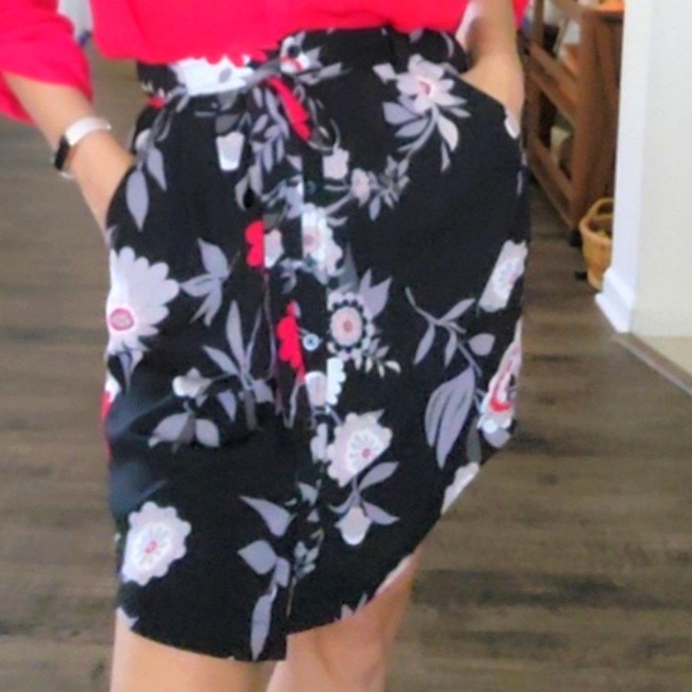 The Loft Black Floral Skirt extra small - Picture 15 of 15